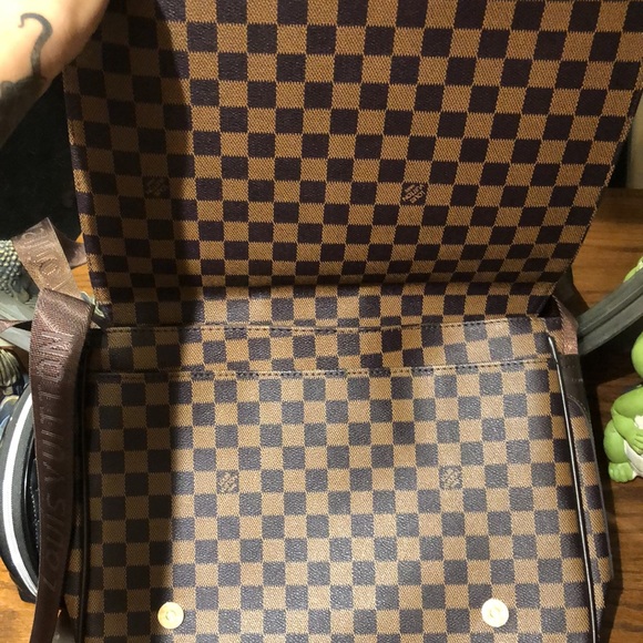 Louis Vuitton Paris Lap Top Bag - Picture 4 of 8